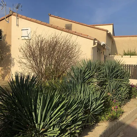 Villa T2 Mezzanine Avec Parking, A 500m De La - Saint-cyprien - Fr-1-793-16 *