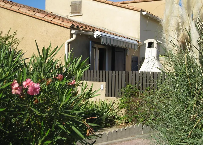 Villa T2 Mezzanine Avec Parking, A 500m De La - Saint-cyprien - Fr-1-793-16 Saint-Cyprien (Pyrenees-Orientales)